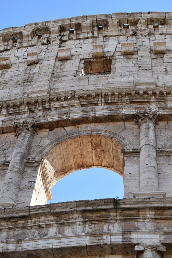 Quels sont les éléments caractéristiques de l'art roman ?